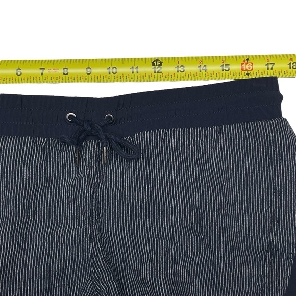 ATHLETA Navy Blue Striped Bali Linen Shorts Size 12 - Picture 9 of 13